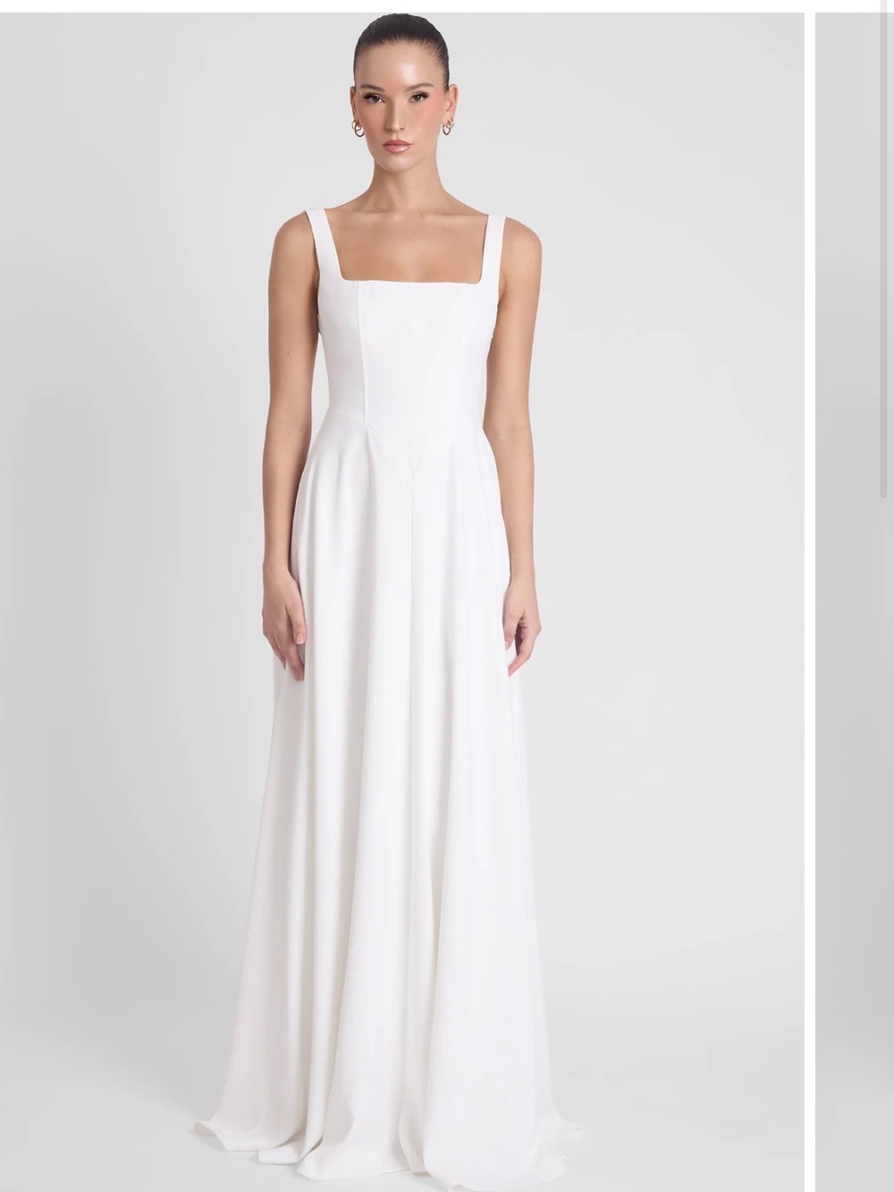 LEAU Minimal Square-Neck White Maxi Dress